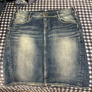 Silver Jeans Denim Mini Skirt, Size W31”, SUPER CUTE, Smoke Free Home.